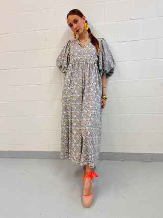 ByAdushka Veena langes Blumenkleid