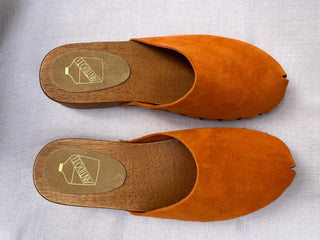 Antidoti Closy Tangerine Velvet Clogs